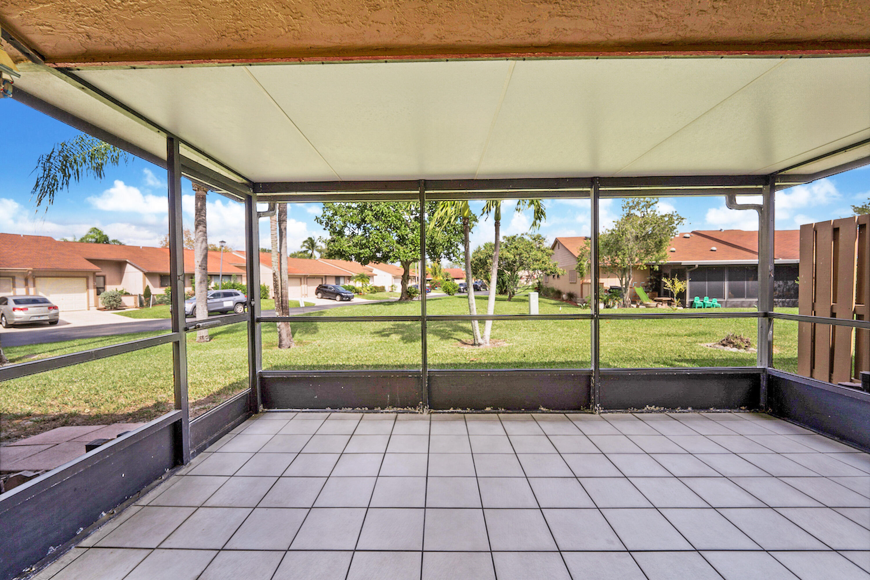 BOYNTON LAKES 3-B - Residential Lease