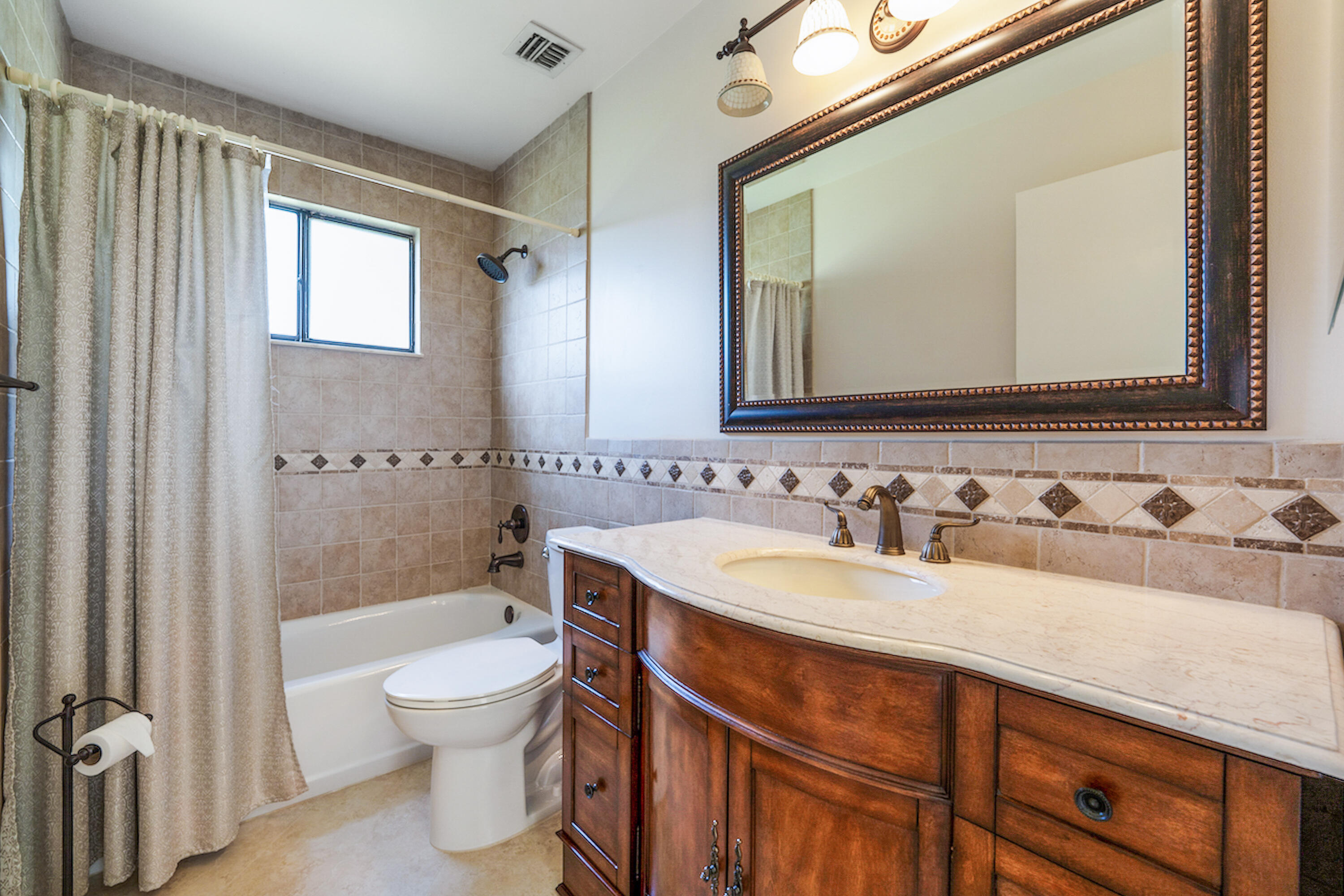 BOYNTON LAKES 3-B - Residential Lease