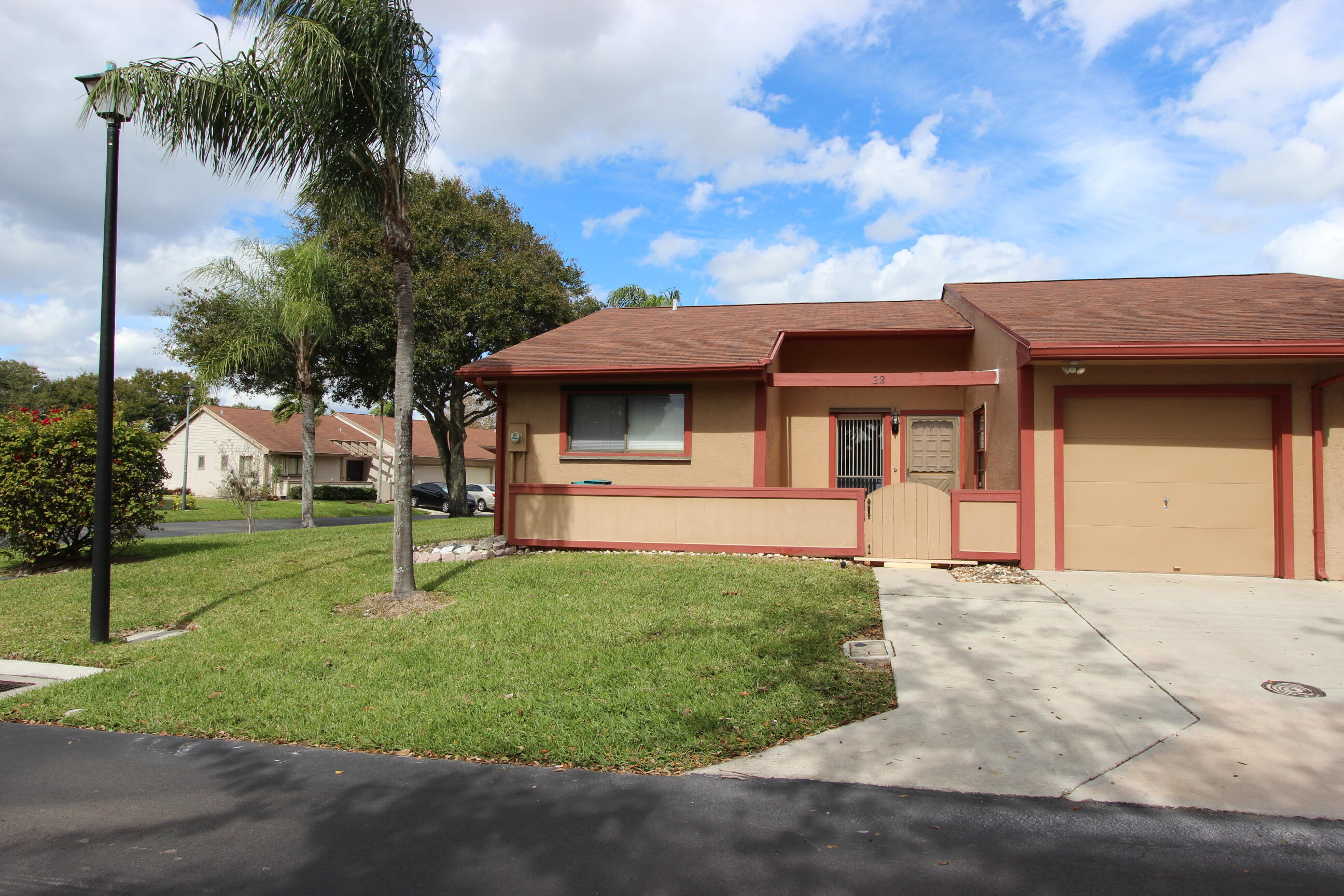 BOYNTON LAKES 3-B - Residential Lease