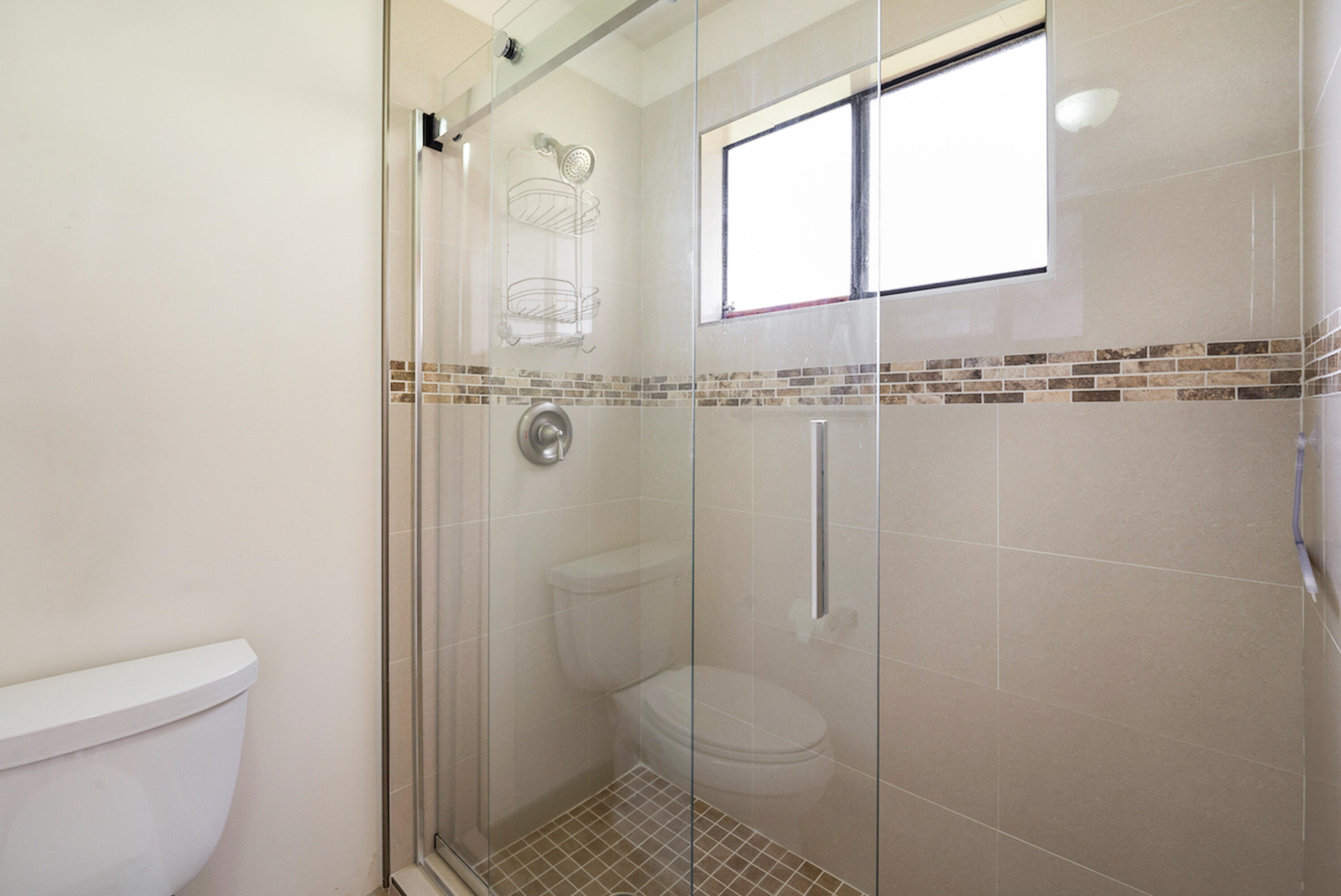 BOYNTON LAKES 3-B - Residential Lease