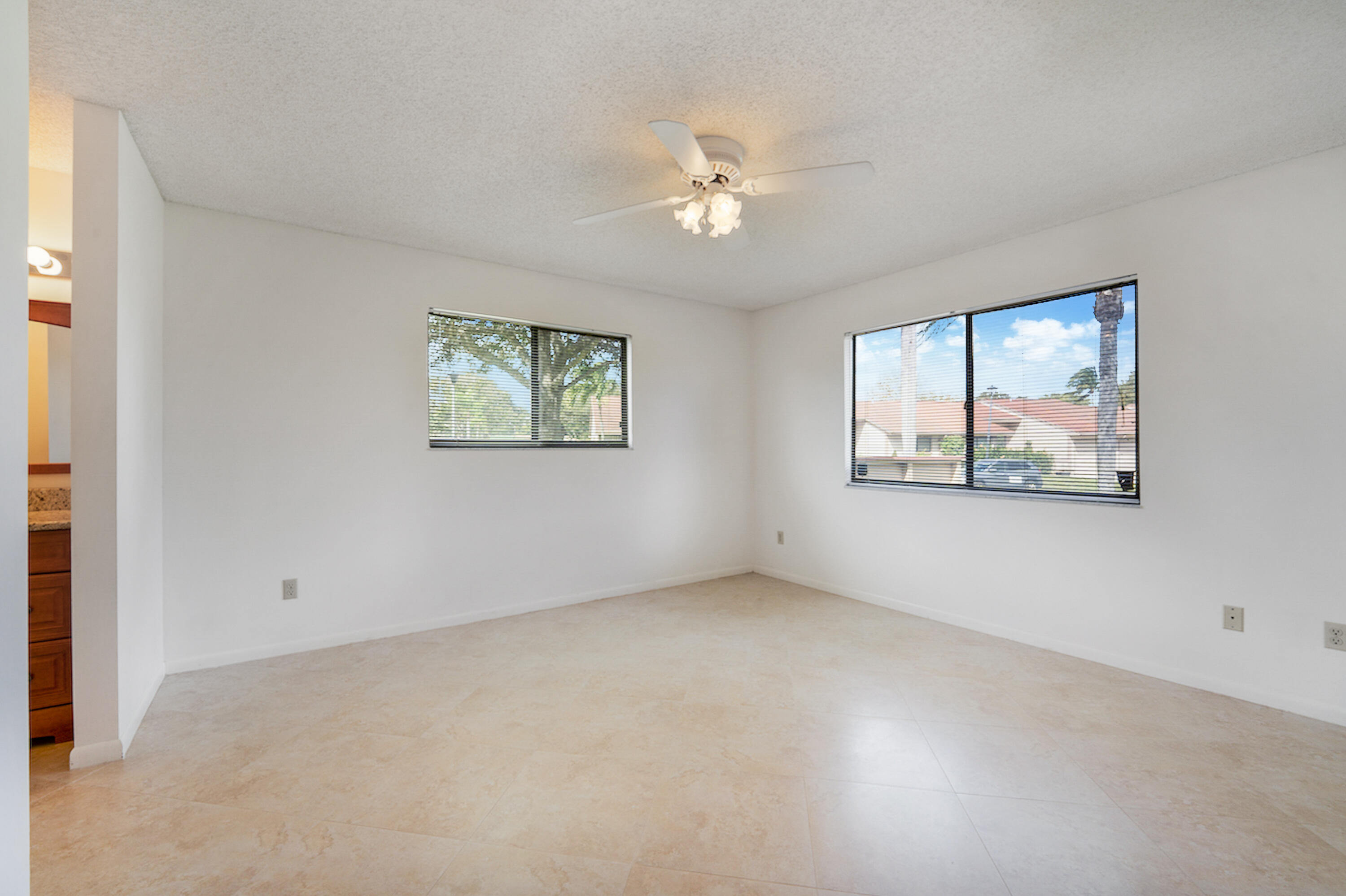 BOYNTON LAKES 3-B - Residential Lease