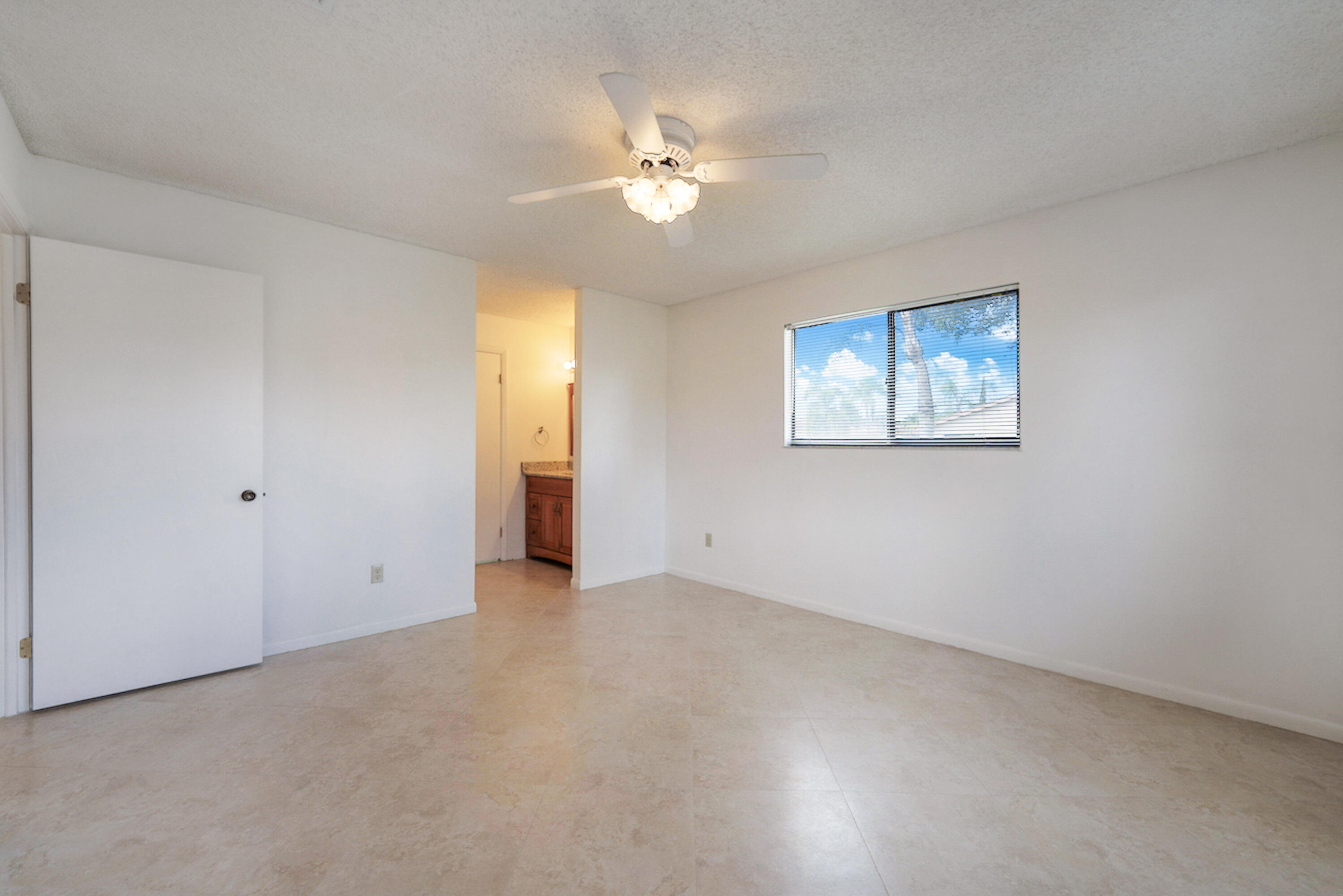 BOYNTON LAKES 3-B - Residential Lease