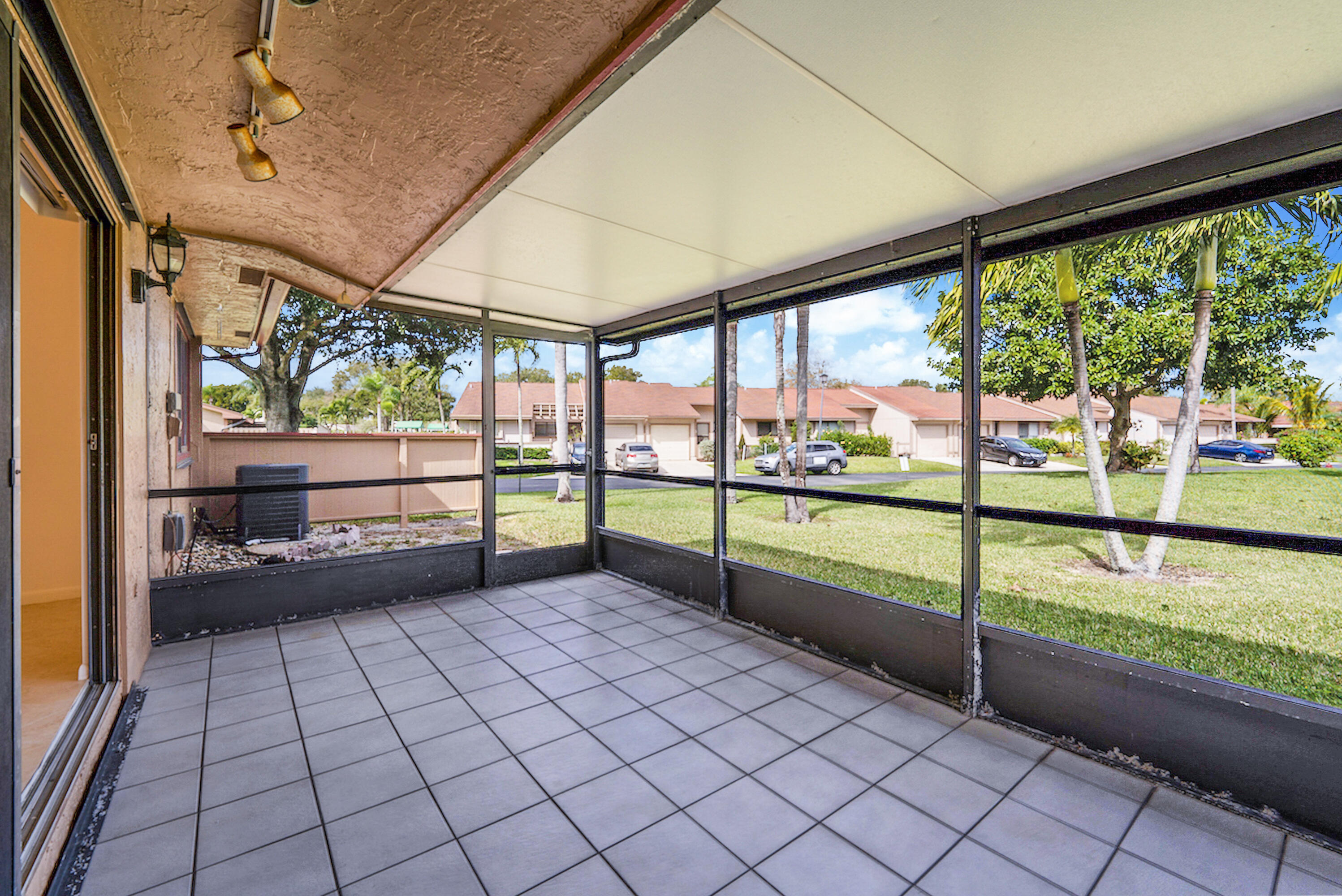 BOYNTON LAKES 3-B - Residential Lease