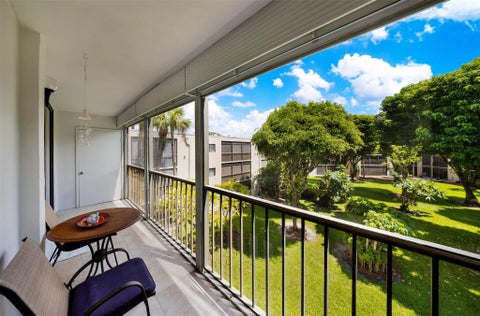 Tiny photo for 5250 LAS VERDES Circle #317, Delray Beach, FL 33484 (MLS # B26091136)