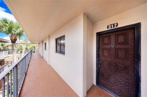 Tiny photo for 5250 LAS VERDES Circle #317, Delray Beach, FL 33484 (MLS # B26091136)