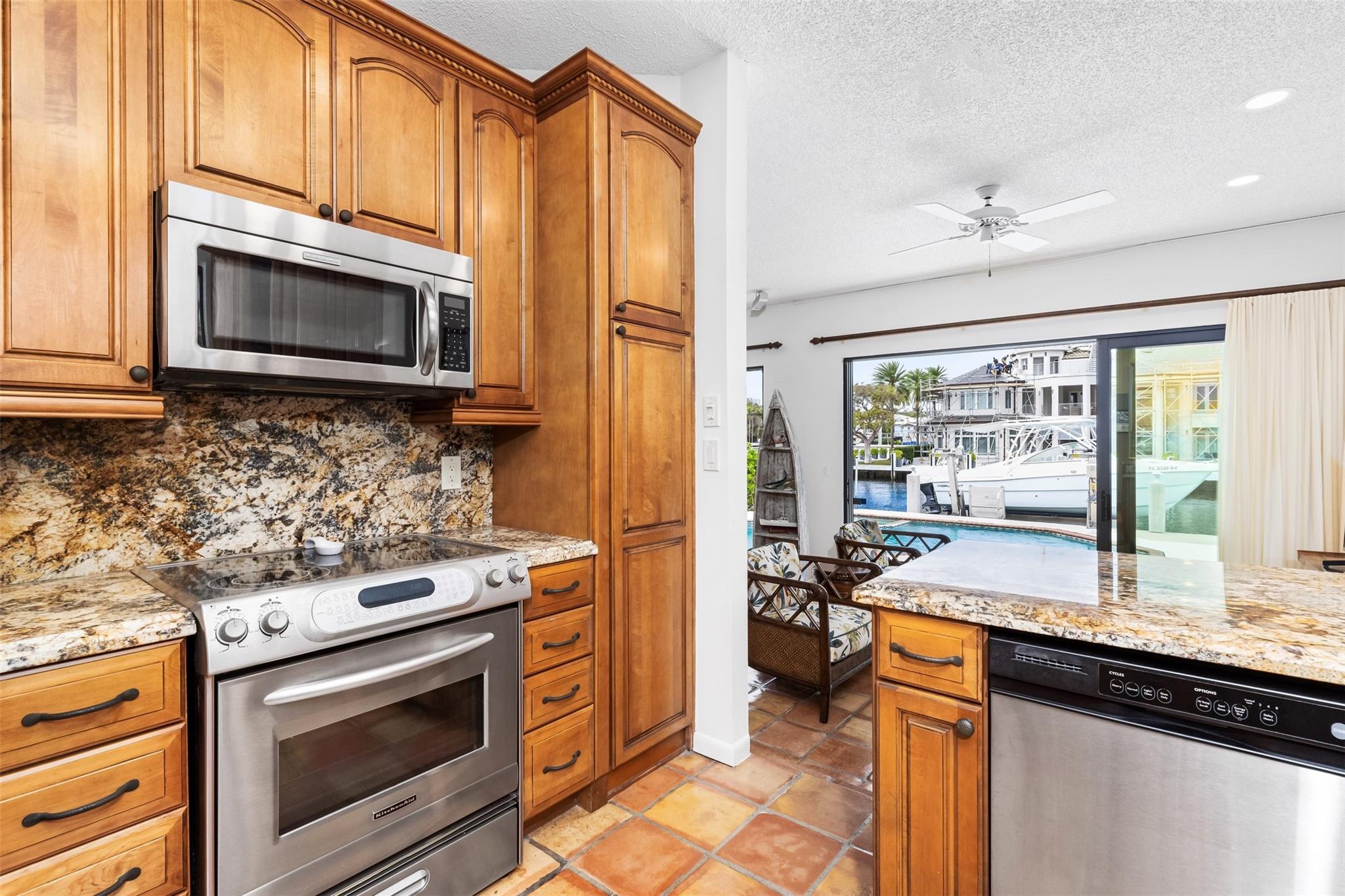 RIO VISTA ISLES - Residential