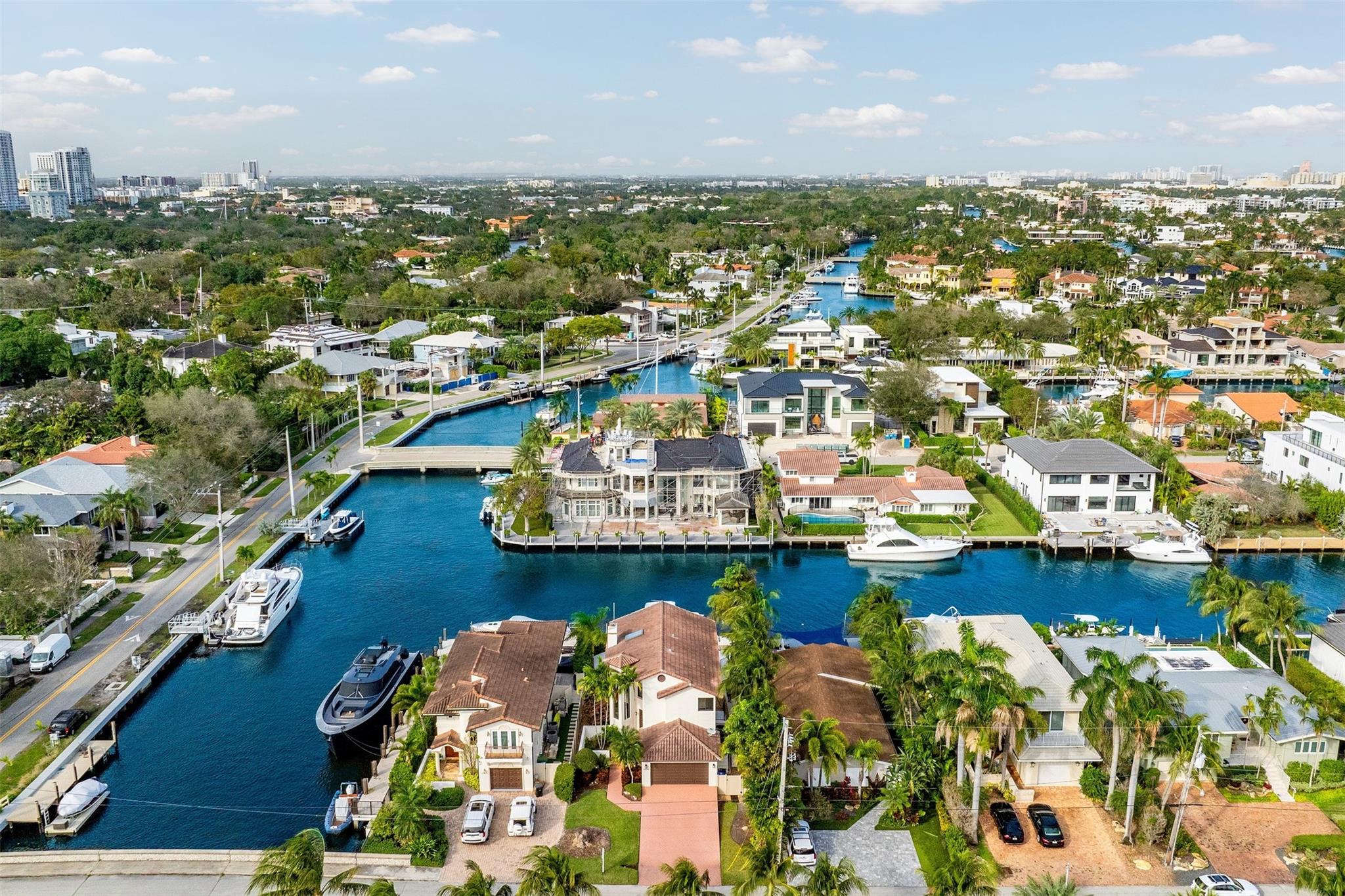 RIO VISTA ISLES - Residential