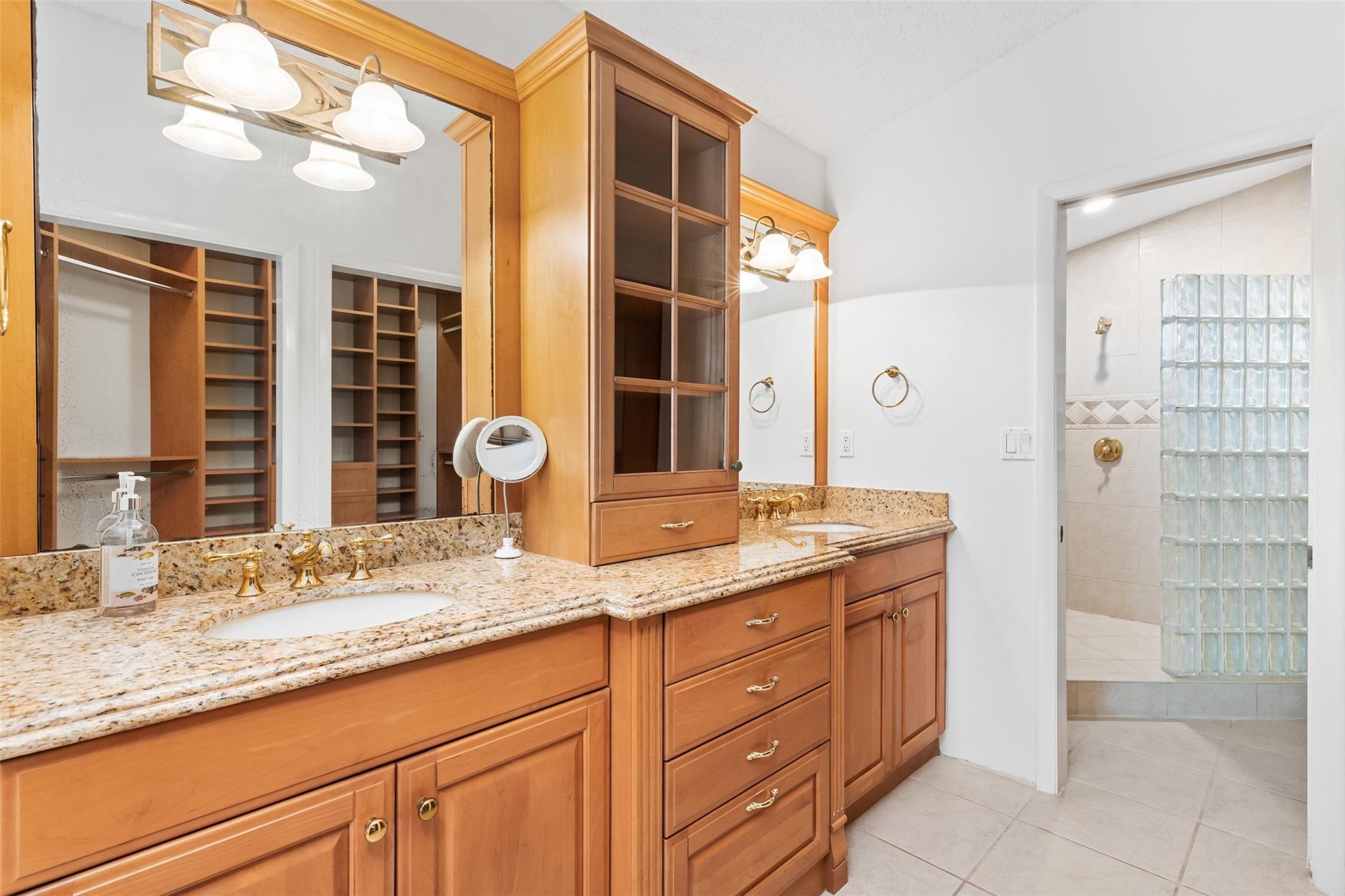 RIO VISTA ISLES - Residential