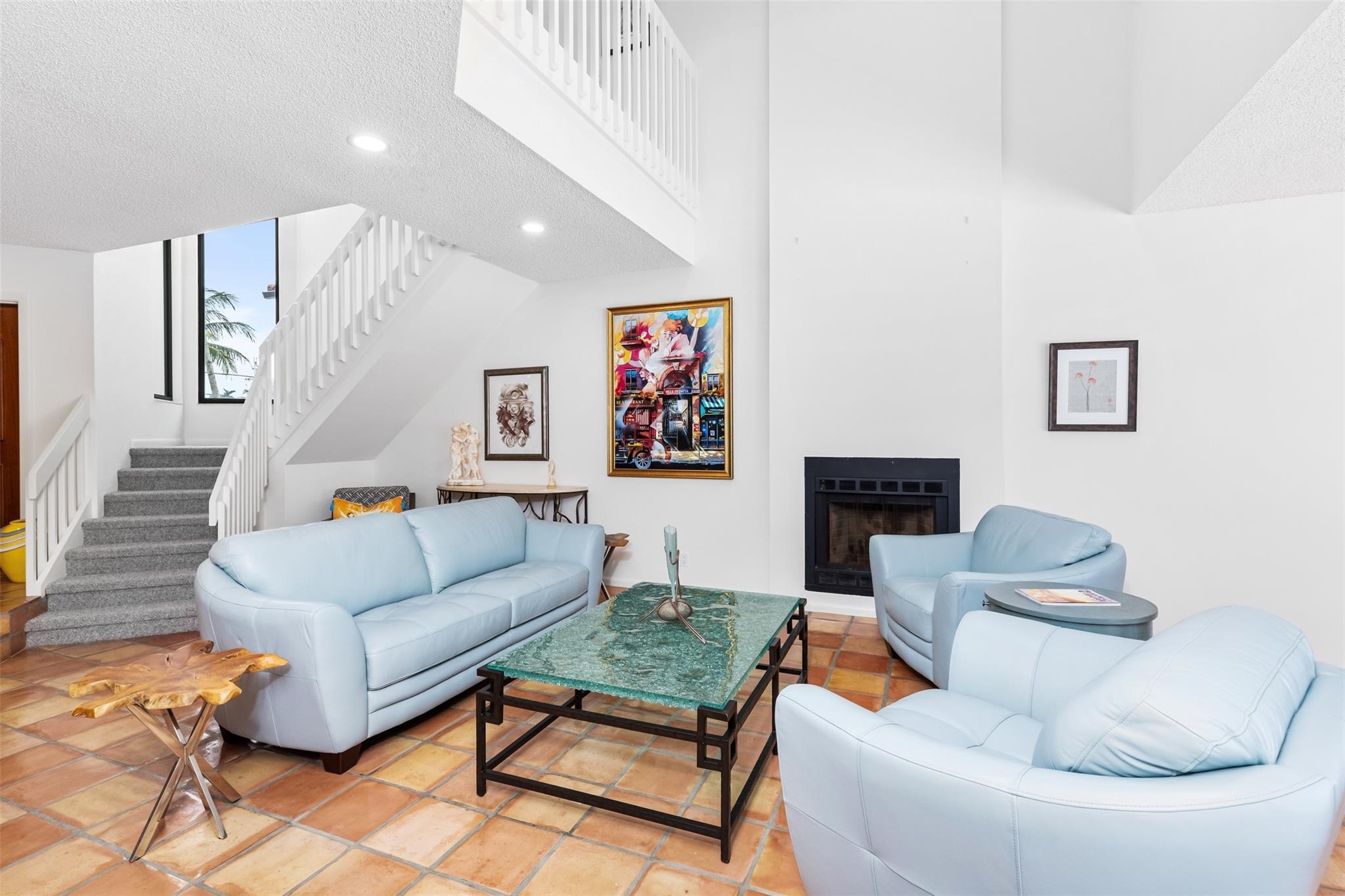 RIO VISTA ISLES - Residential