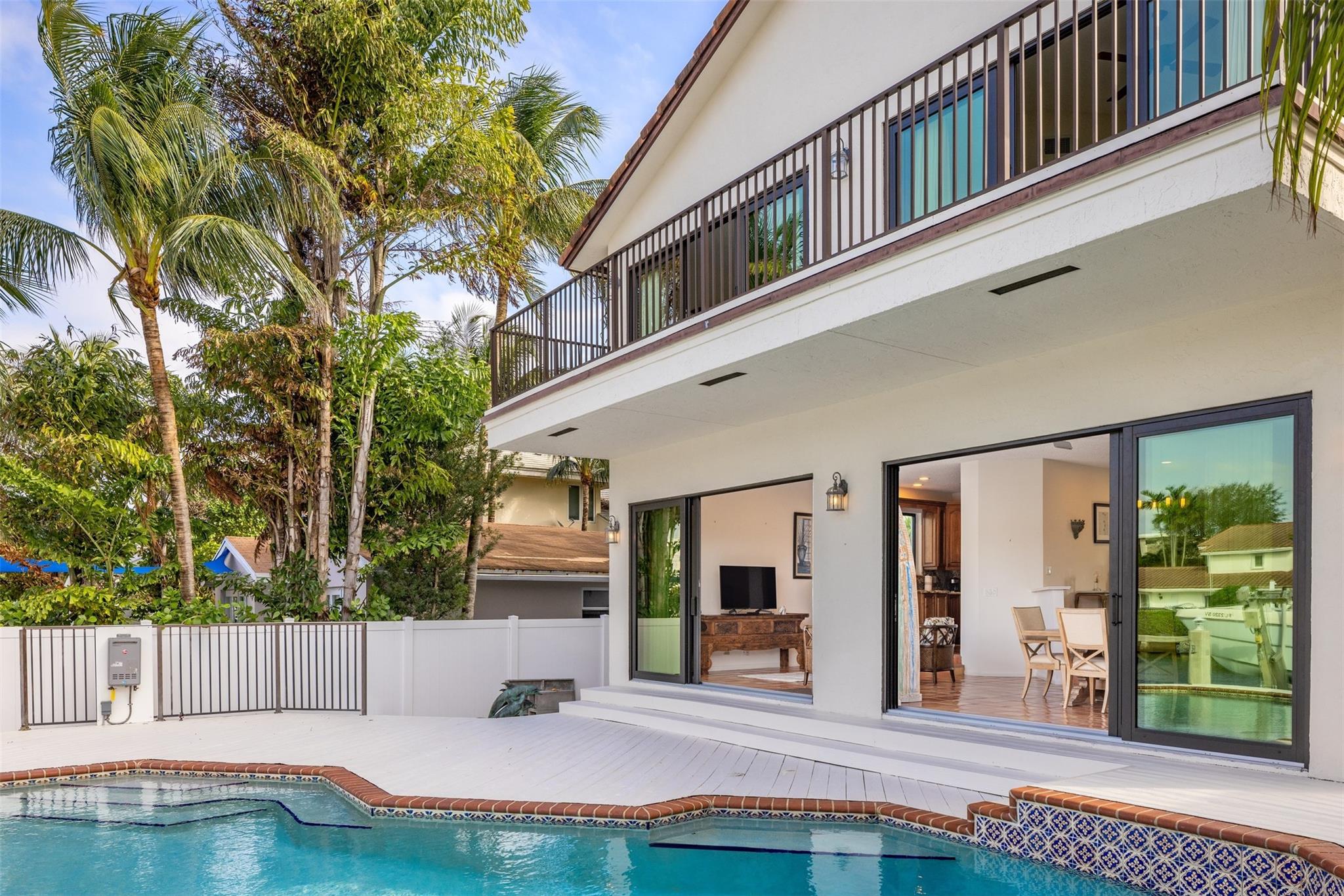 RIO VISTA ISLES - Residential