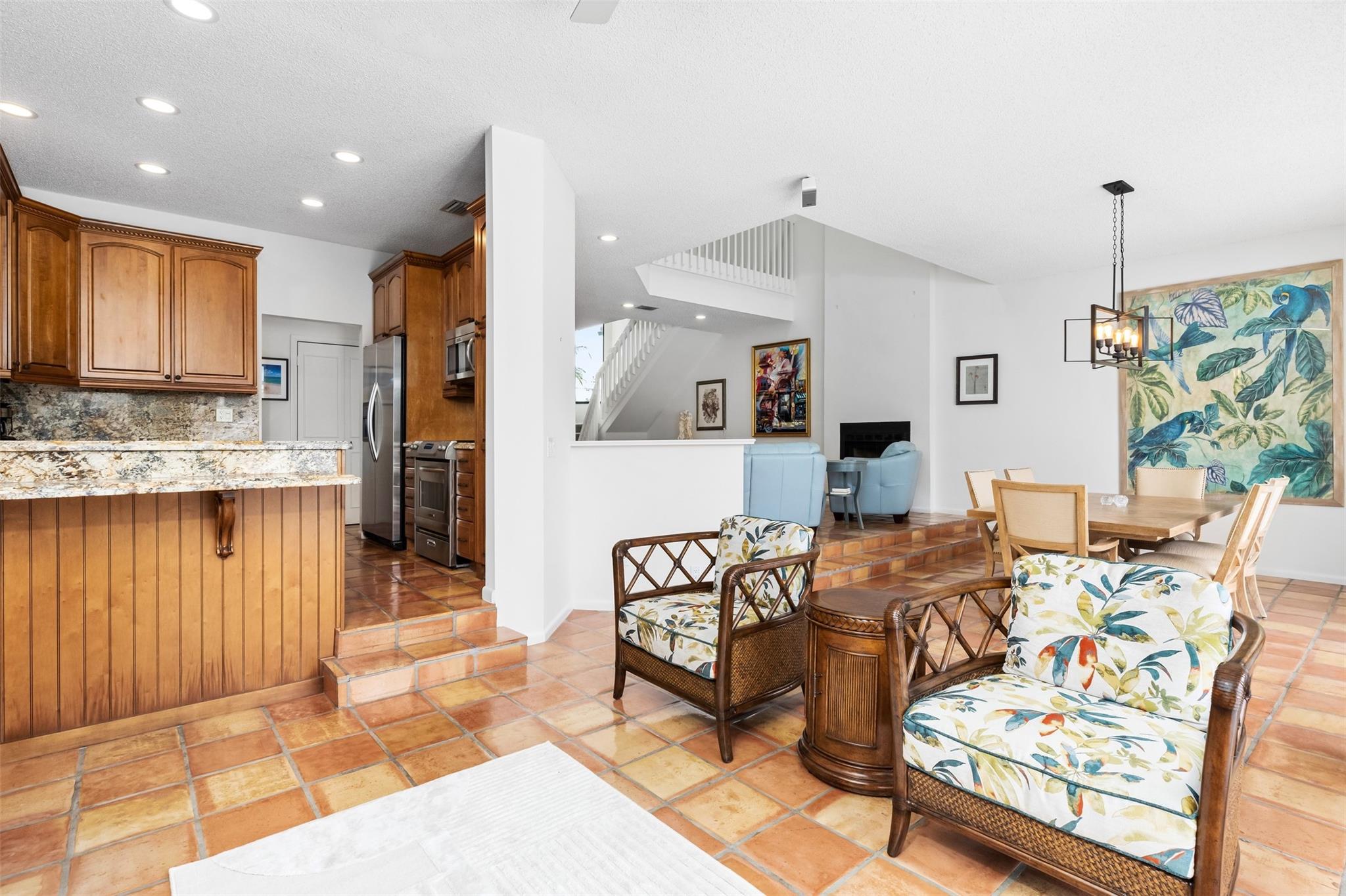 RIO VISTA ISLES - Residential