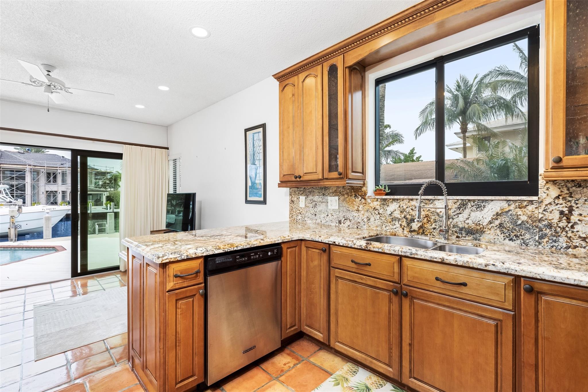 RIO VISTA ISLES - Residential