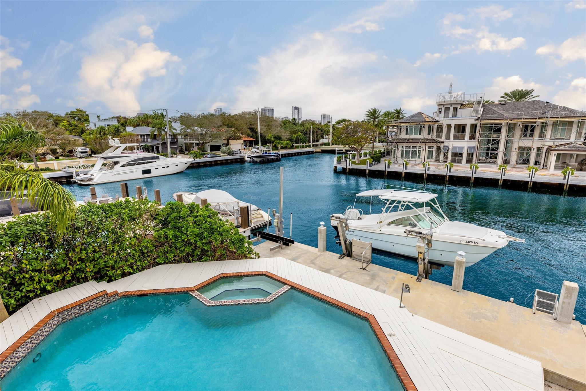 RIO VISTA ISLES - Residential