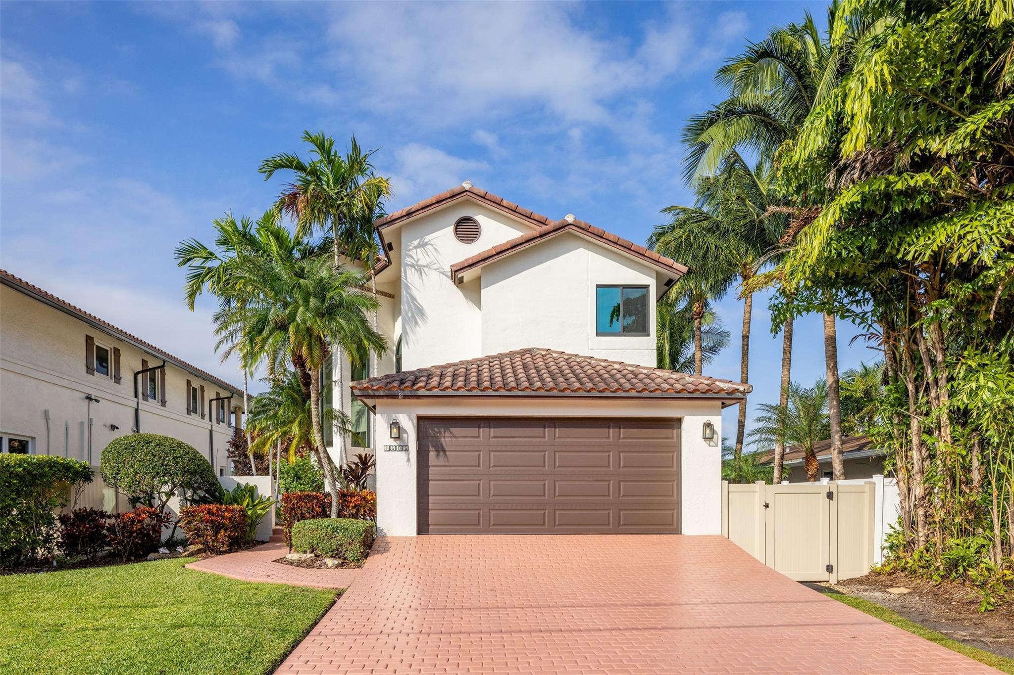 RIO VISTA ISLES - Residential