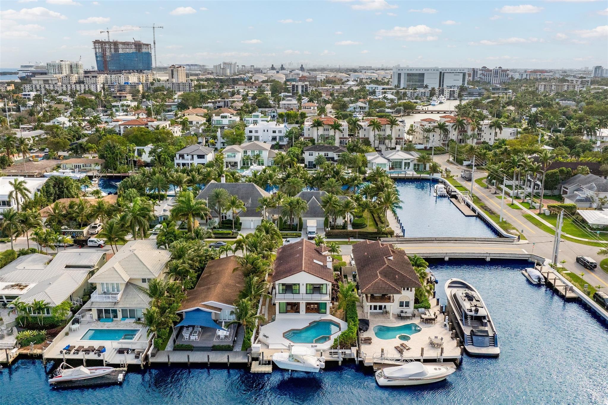 RIO VISTA ISLES - Residential