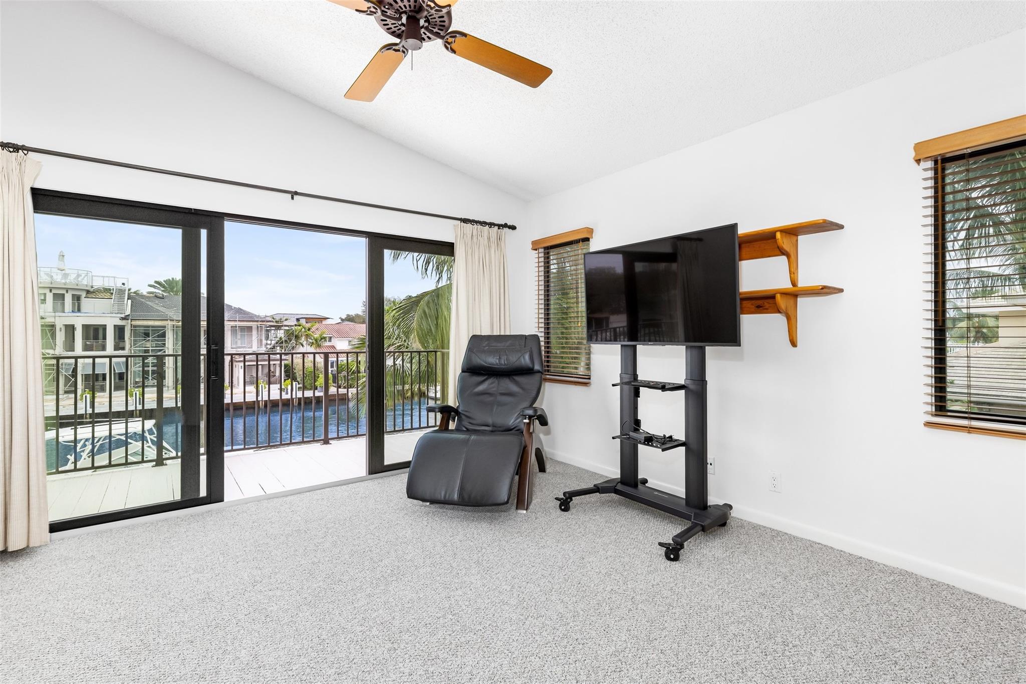 RIO VISTA ISLES - Residential