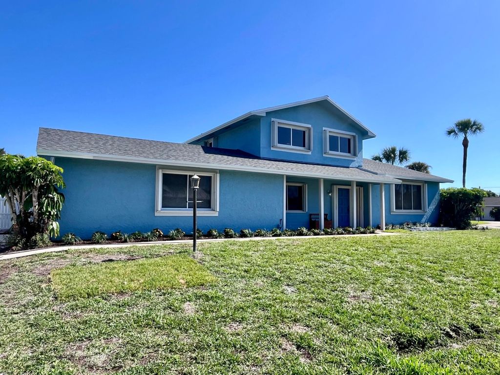 Photo of 3905 Flag Drive, Palm Beach Gardens, FL 33410 (MLS # B26020714)