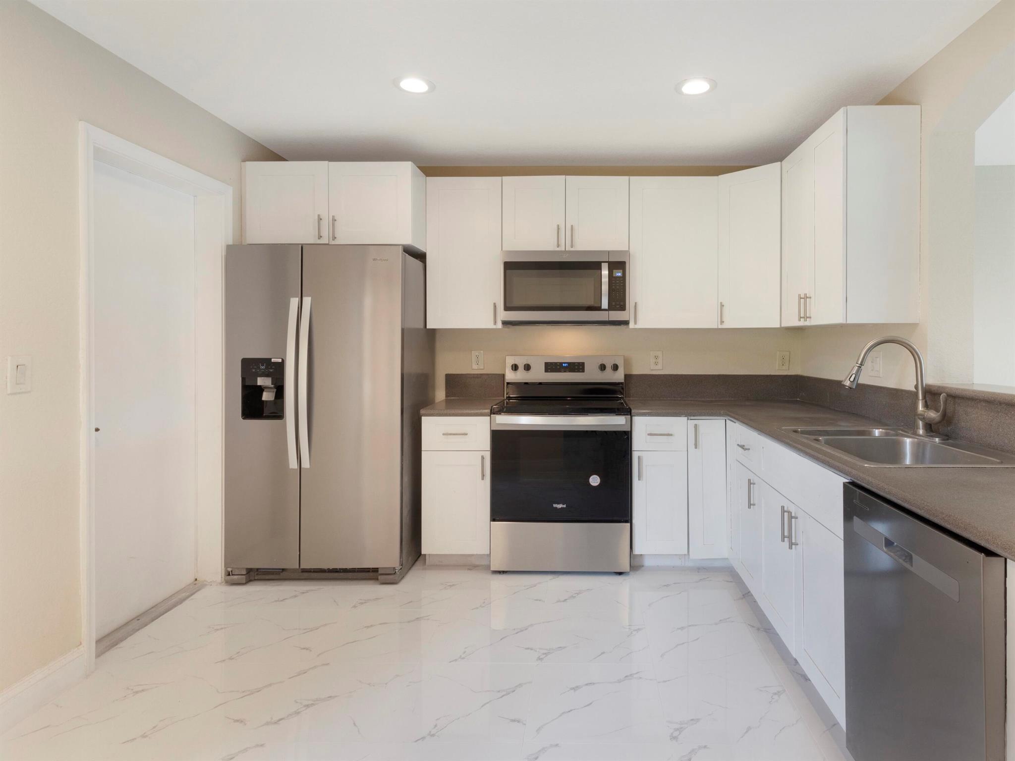 RENAISSANCE SEC 4 1 - Residential Lease