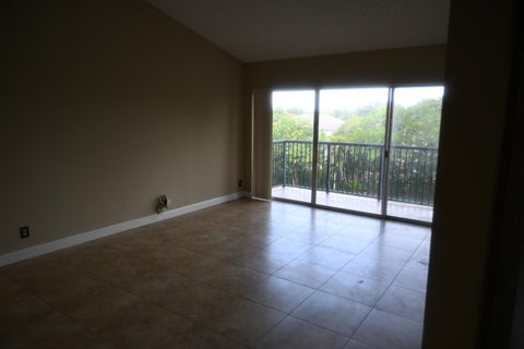 Tiny photo for 8721 Wiles Road #305, Coral Springs, FL 33067 (MLS # B26051203)