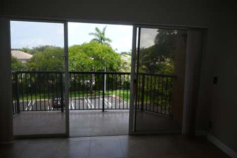 Tiny photo for 8721 Wiles Road #305, Coral Springs, FL 33067 (MLS # B26051203)