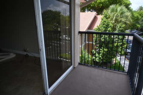 Tiny photo for 8721 Wiles Road #305, Coral Springs, FL 33067 (MLS # B26051203)