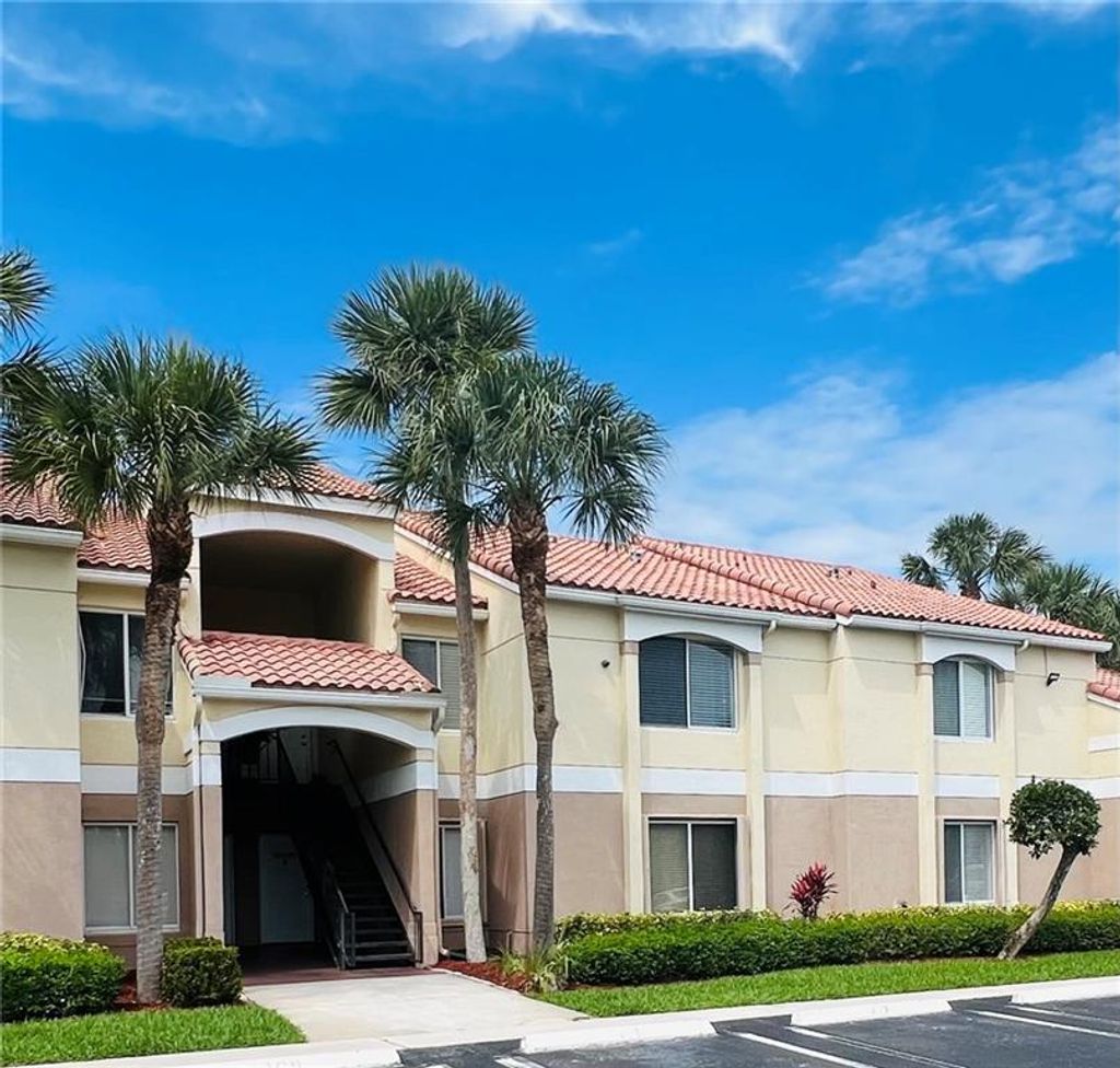 Photo of 815 W Boynton Beach Blvd #7-102, Boynton Beach, FL 33426 (MLS # F10333474)