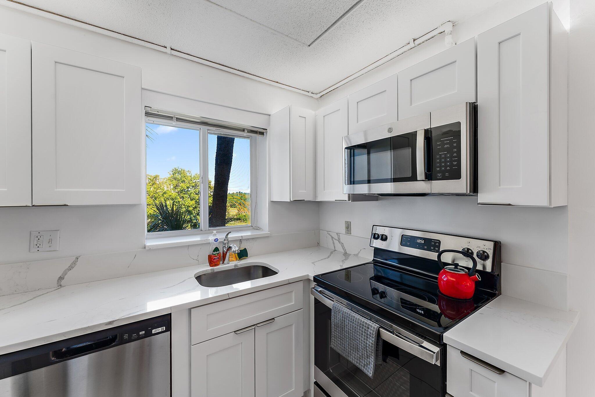 Photo 9 of 27 of 275 Palm Avenue C304 condo
