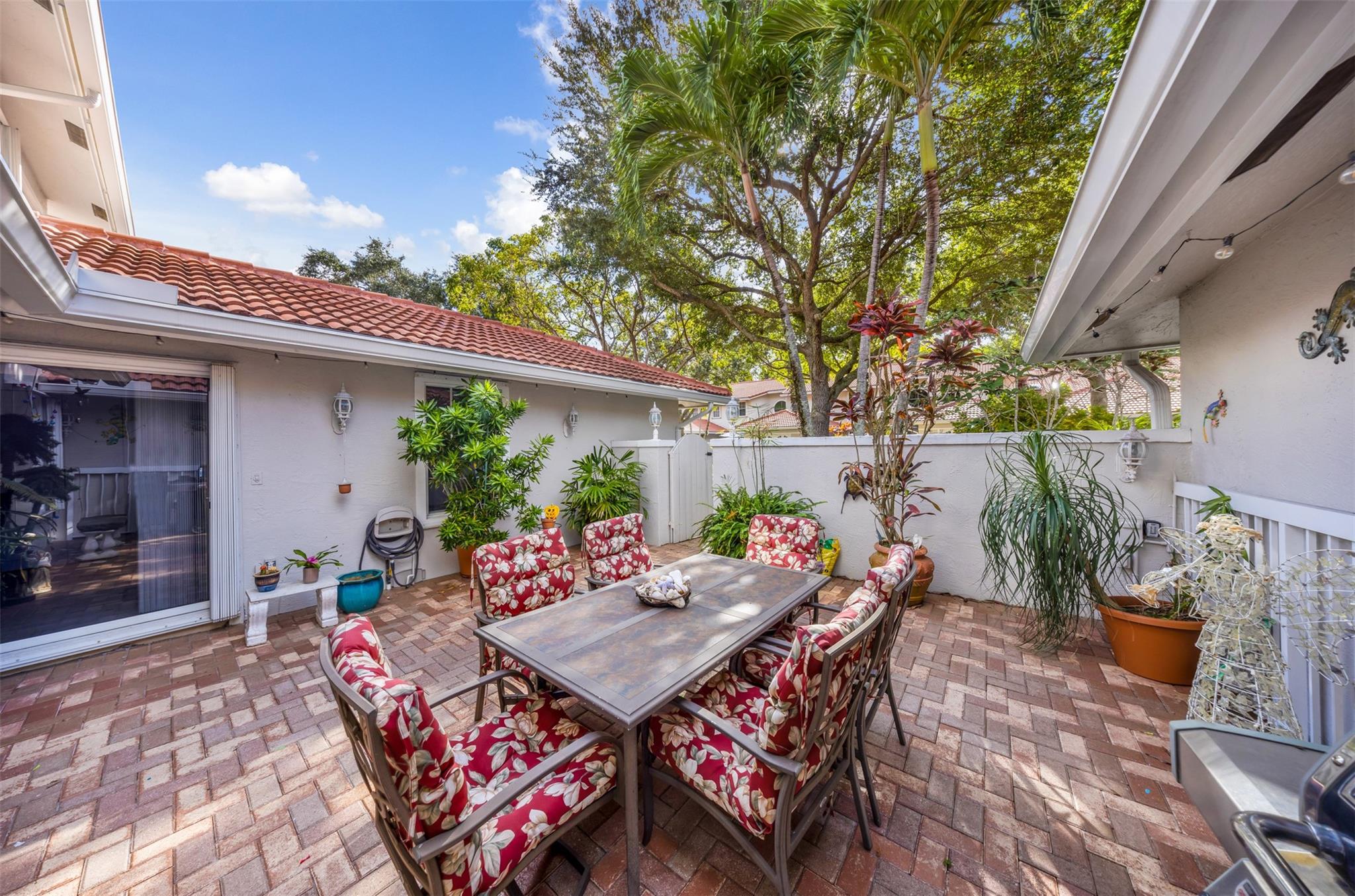 4115 Carriage Dr P2