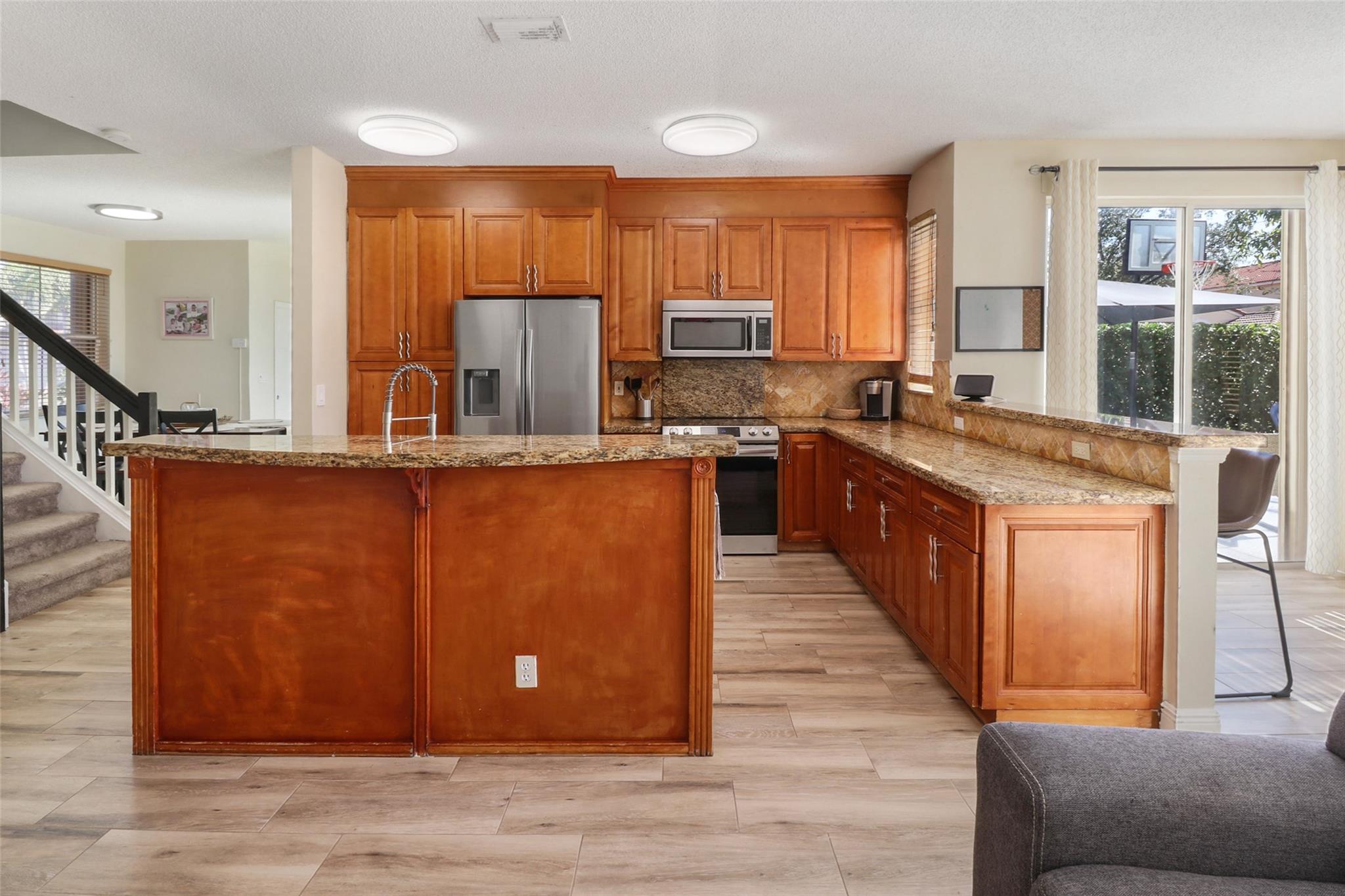 12102 NW 57th St