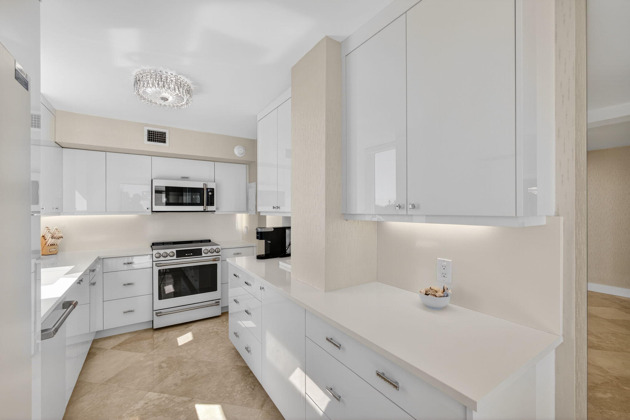 5380 N Ocean Drive 3b