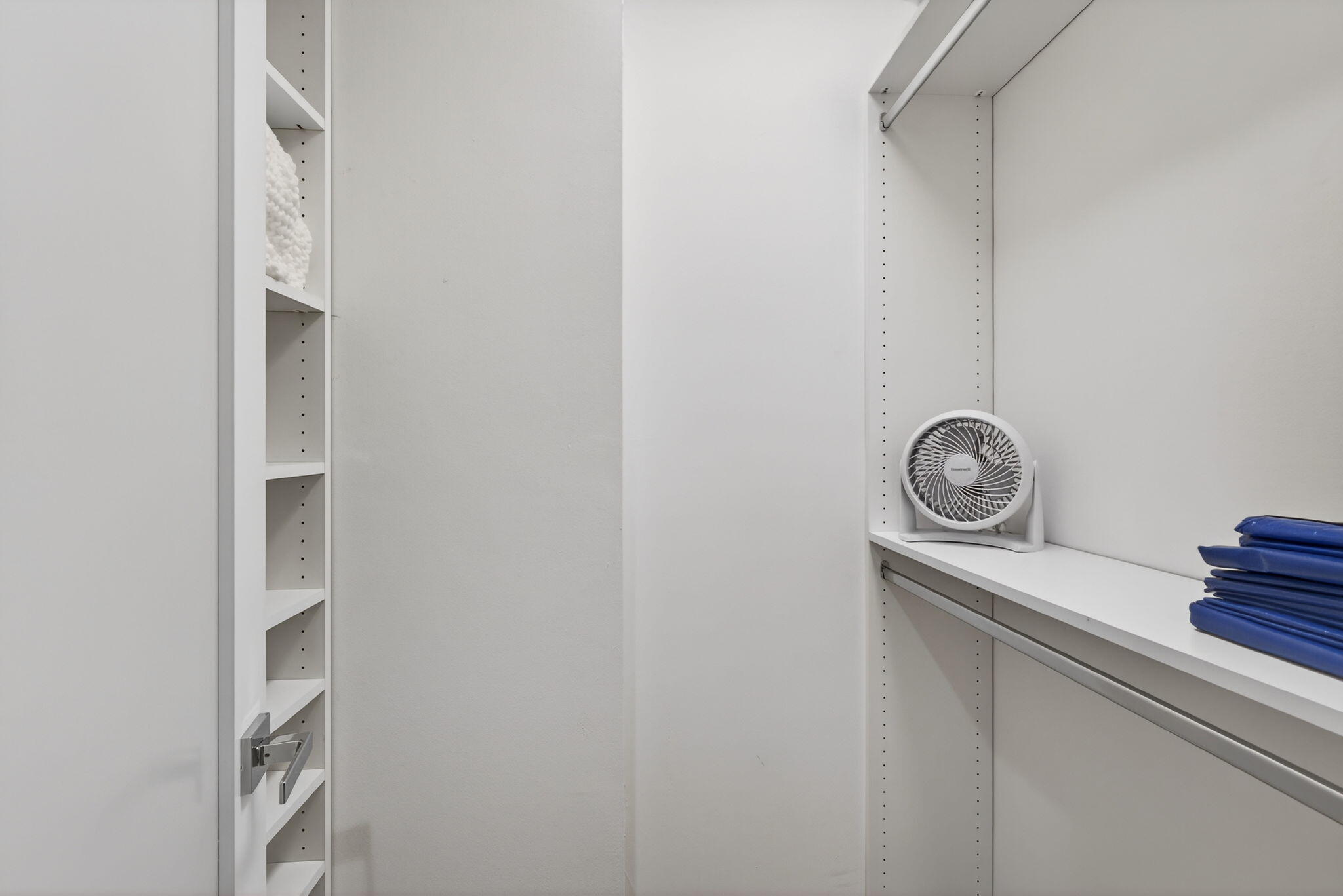 EASTPOINTE CONDO - Residential