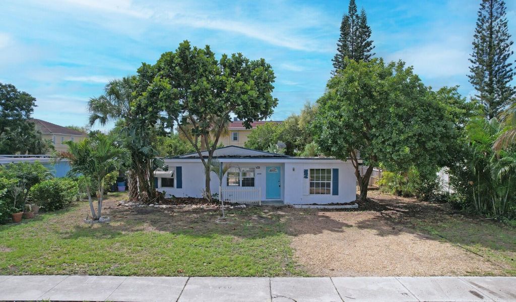 Photo of 2658 Lorraine Court, North Palm Beach, FL 33403 (MLS # R11076905)