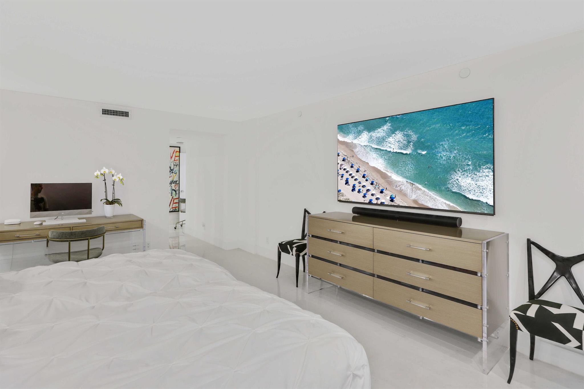 HALCYON OF PALM BEACH - Residential