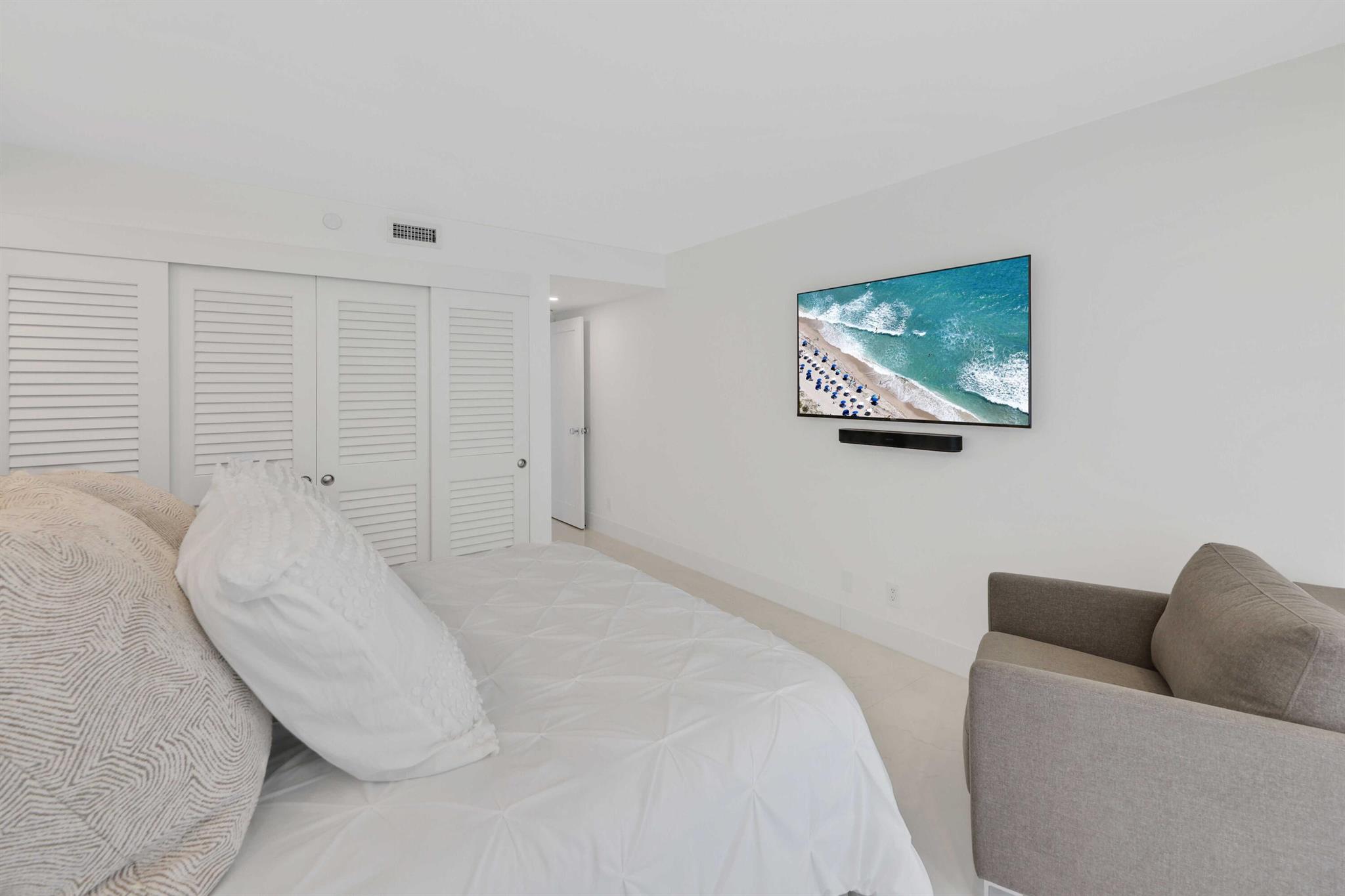 HALCYON OF PALM BEACH - Residential