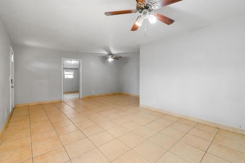Single Family Residence in West Palm Beach FL 725 40th Street 11.jpg