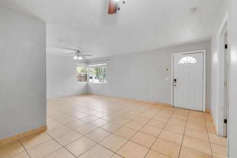 Single Family Residence in West Palm Beach FL 725 40th Street 10.jpg