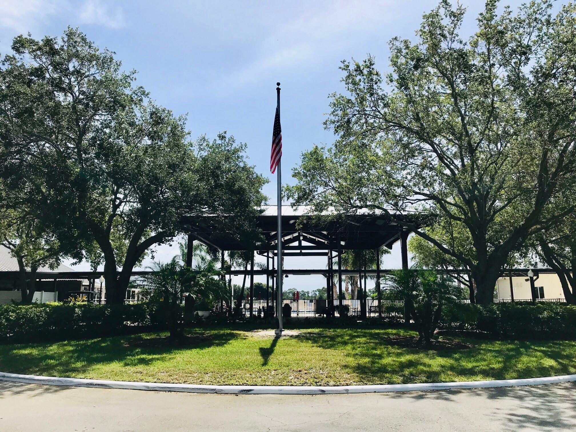 EAGLE'S RETREAT AT SAVANN - Residential