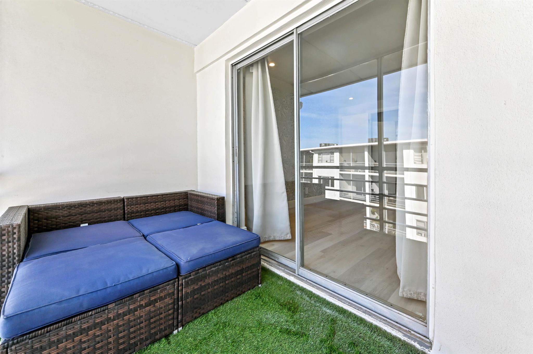 REGENCY SURF & RACQUET CL - Residential Lease