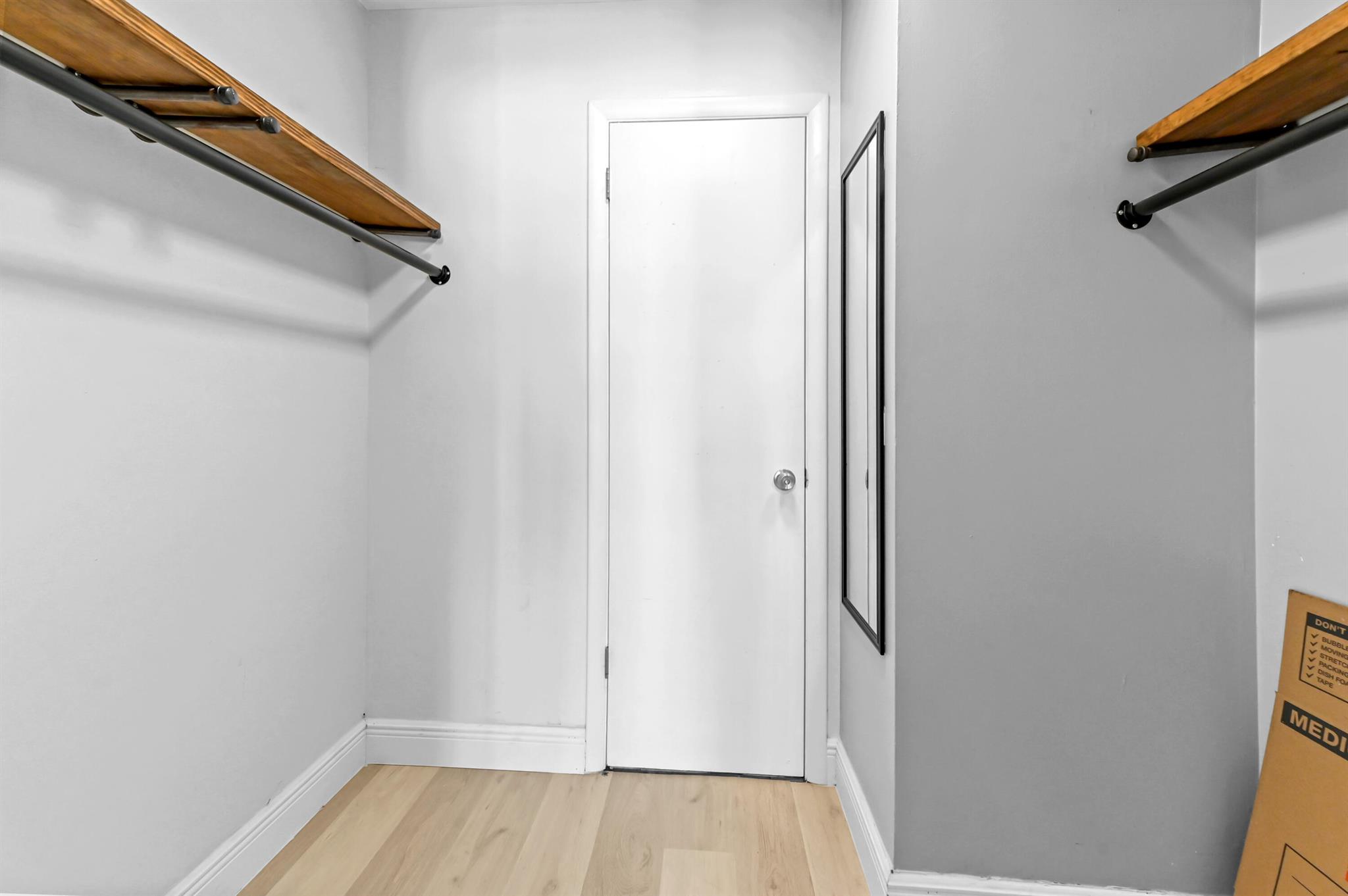 REGENCY SURF & RACQUET CL - Residential Lease