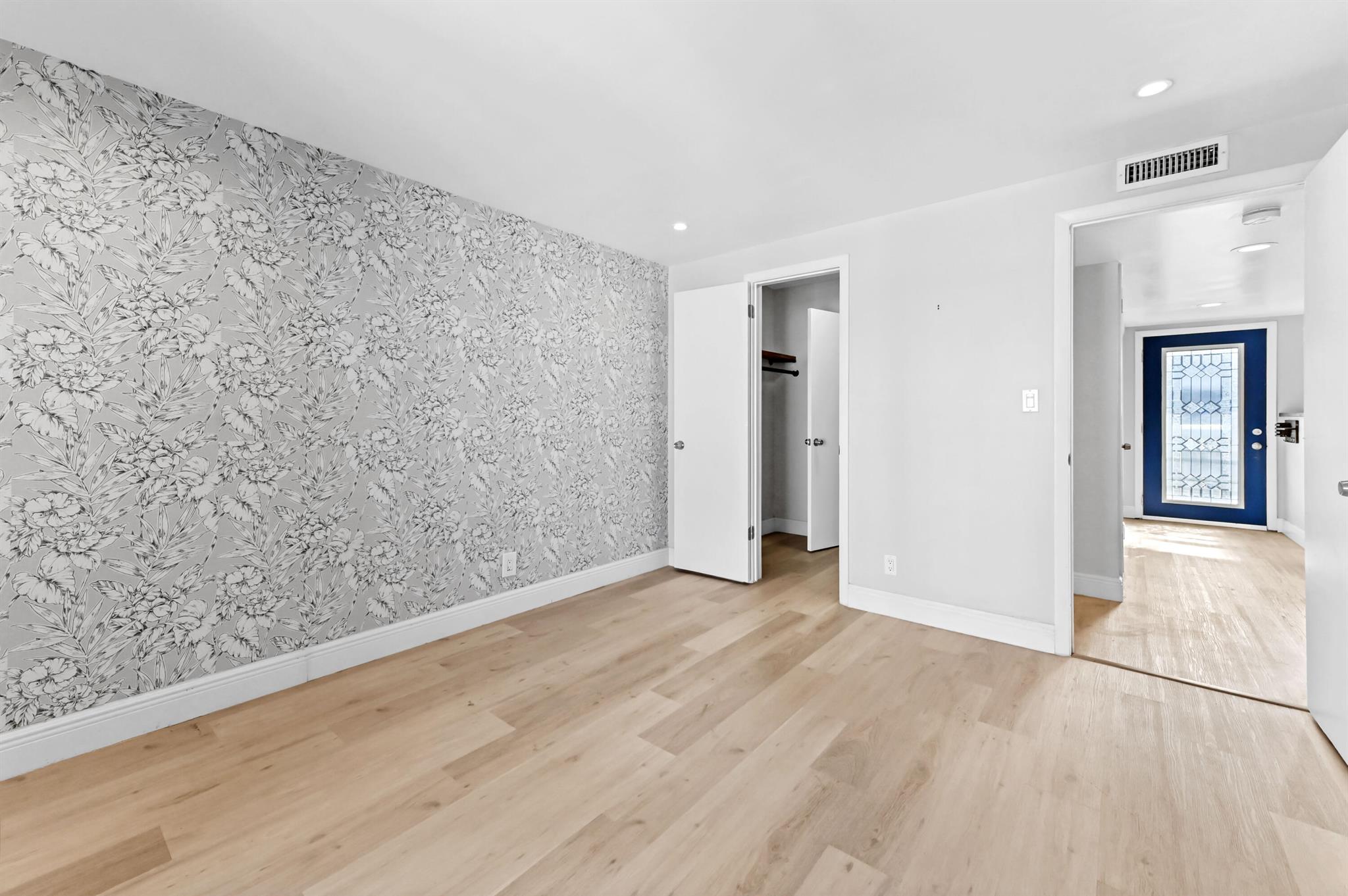 REGENCY SURF & RACQUET CL - Residential Lease