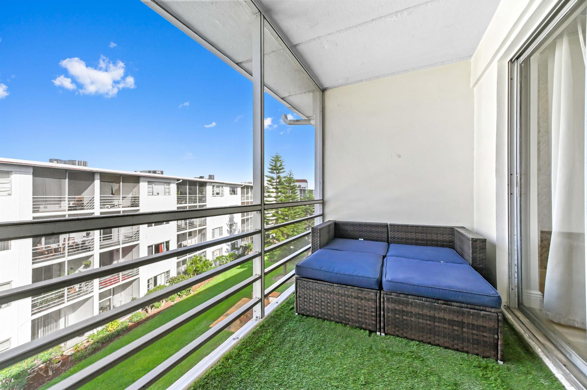 REGENCY SURF & RACQUET CL - Residential Lease