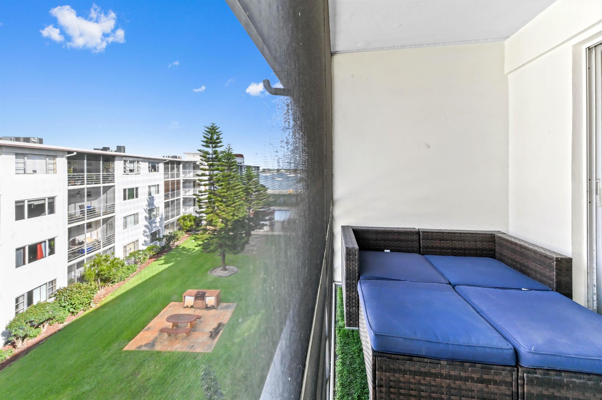 REGENCY SURF & RACQUET CL - Residential Lease