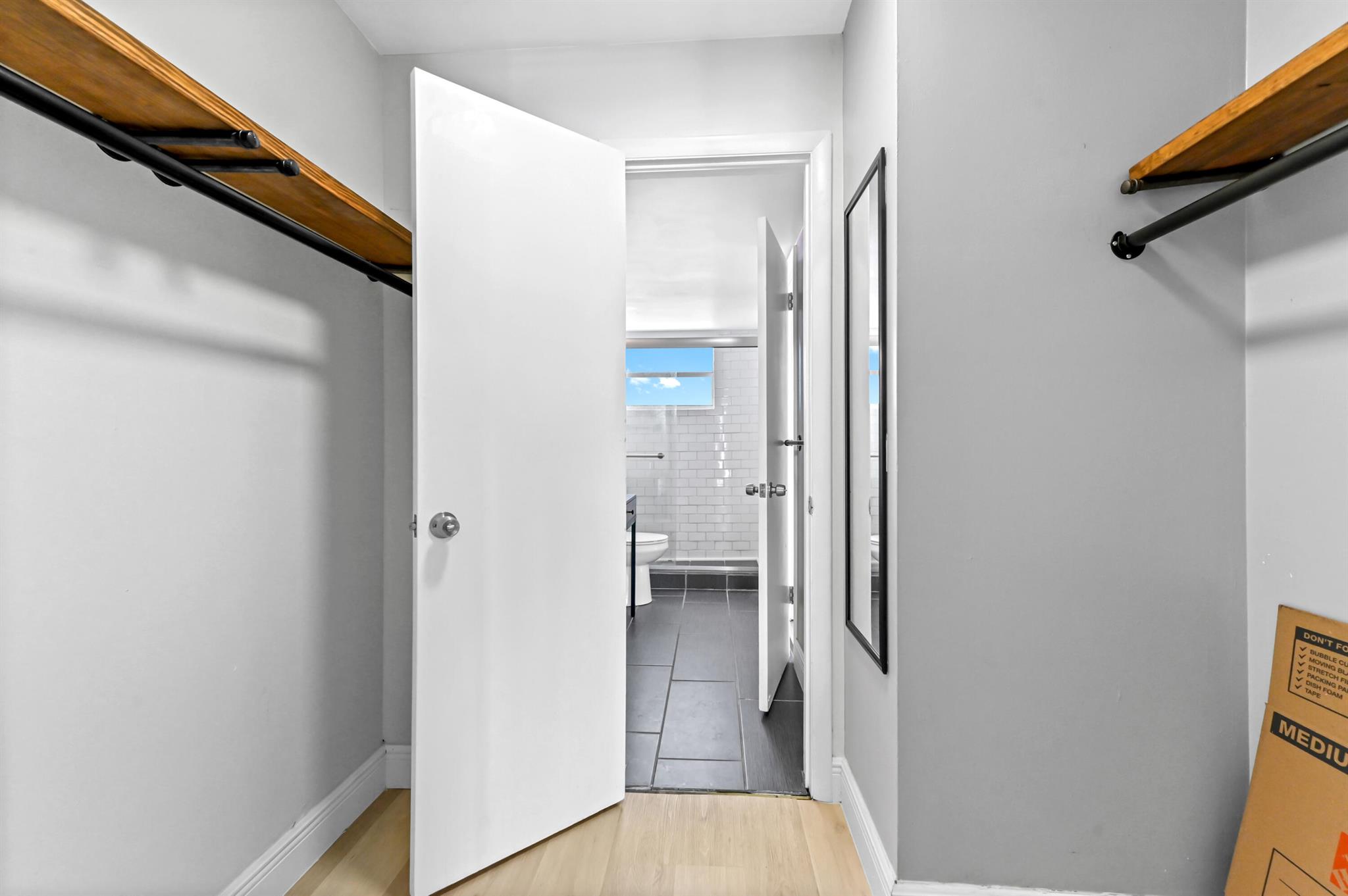 REGENCY SURF & RACQUET CL - Residential Lease