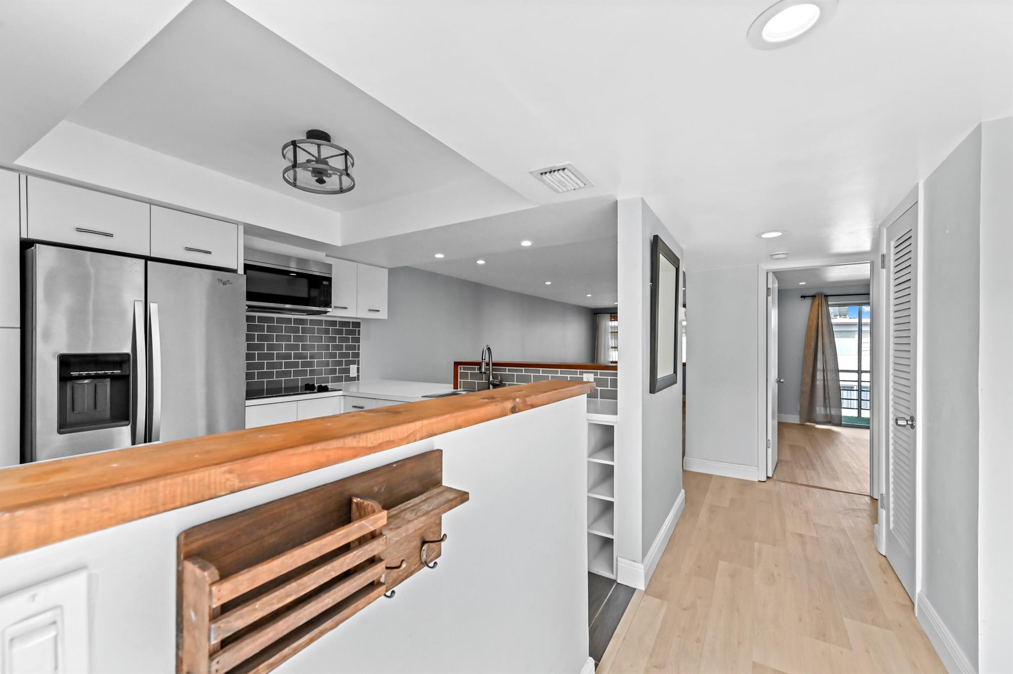 REGENCY SURF & RACQUET CL - Residential Lease