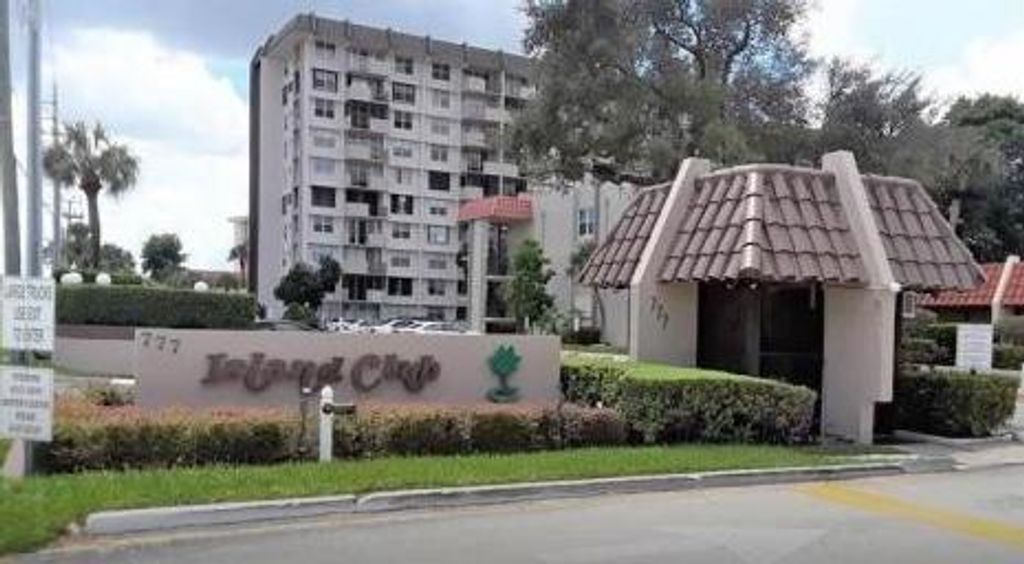 Photo of 777 S Federal Hwy #611-D, Pompano Beach, FL 33062 (MLS # F10282524)