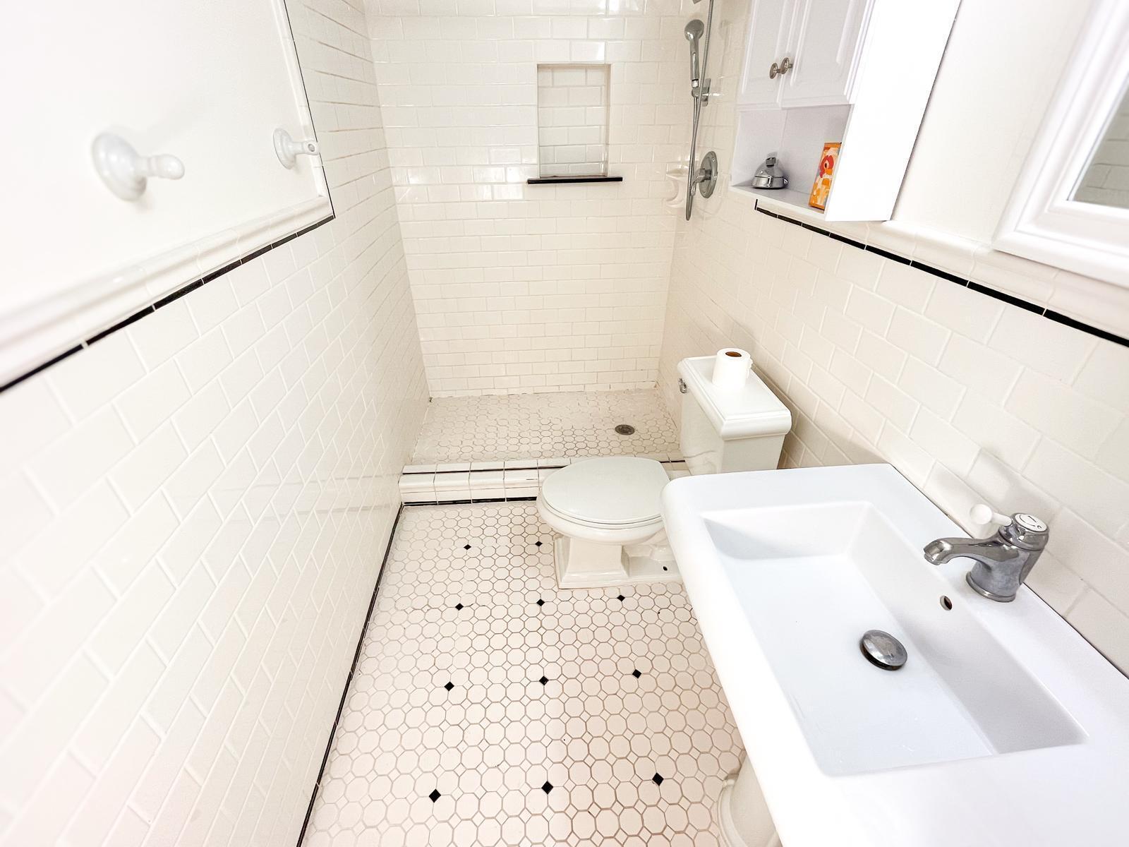 GRANDVIEW HEIGHTS - Residential Lease