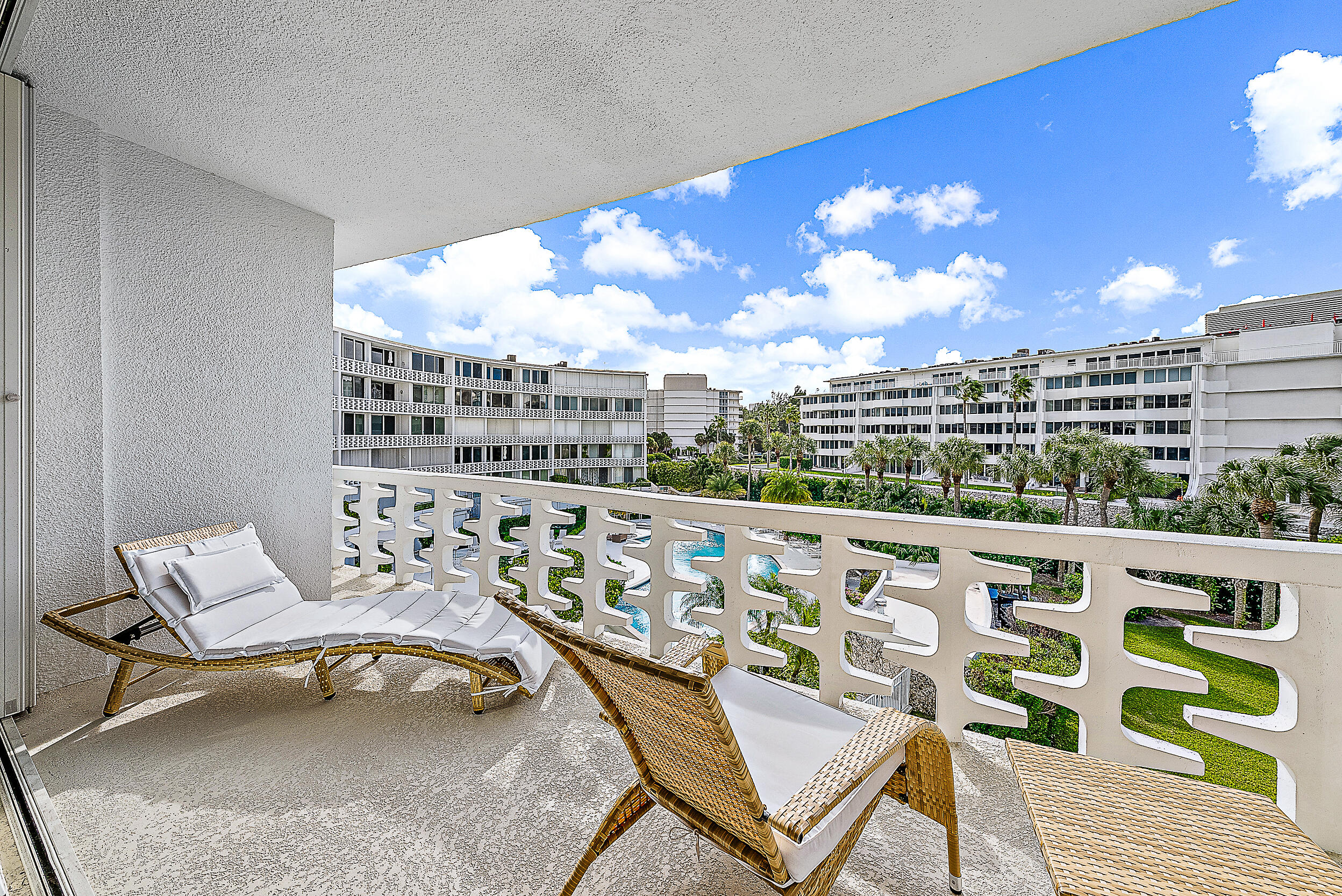 Regency Of Palm Beach - Residential