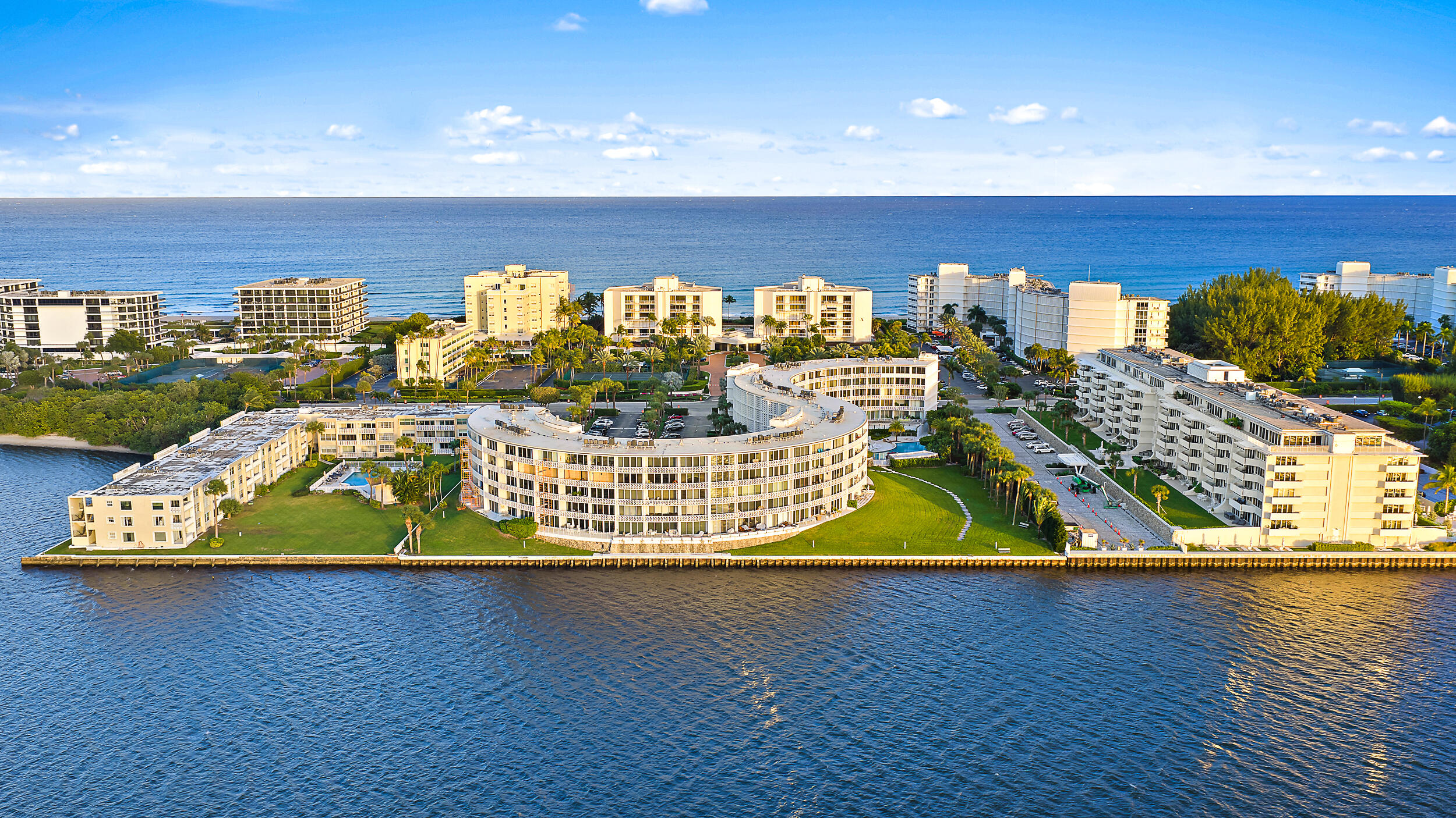 Regency Of Palm Beach - Residential