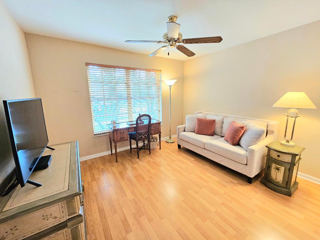 VALENCIA LAKES - Residential