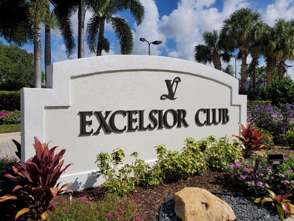 VALENCIA LAKES - Residential